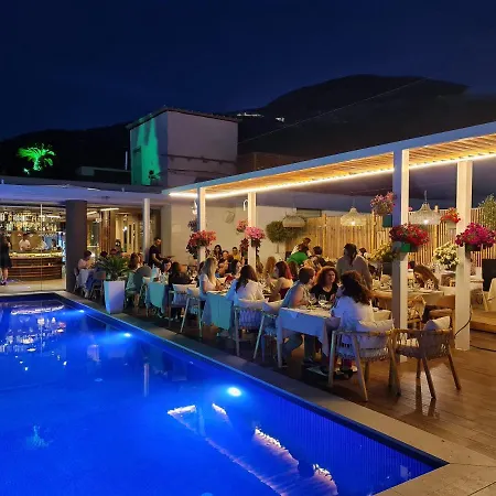 Regina & Hotel Vlorë