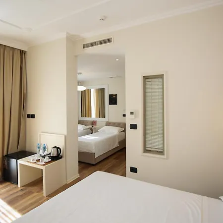 Hotel Regina & 4*