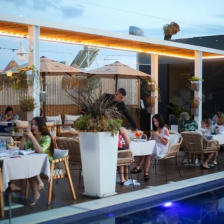 Regina & 4* Vlore
