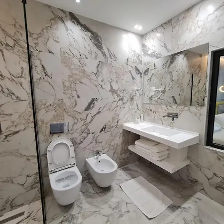 Regina & 4* Vlorë