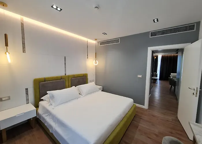 Regina & ホテル Vlorë