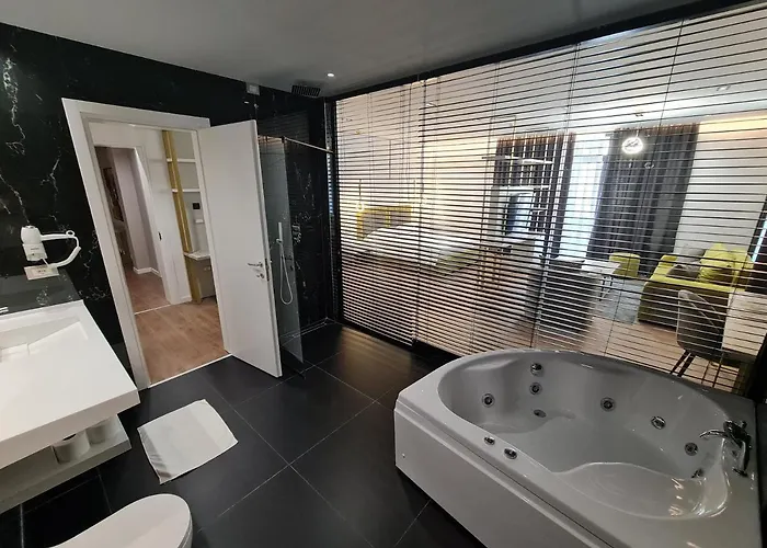 ホテル Regina & Vlorë