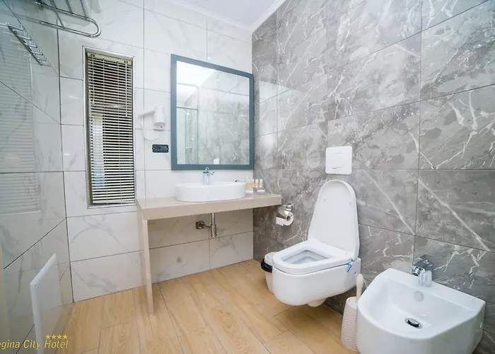 Regina & ホテル 4*