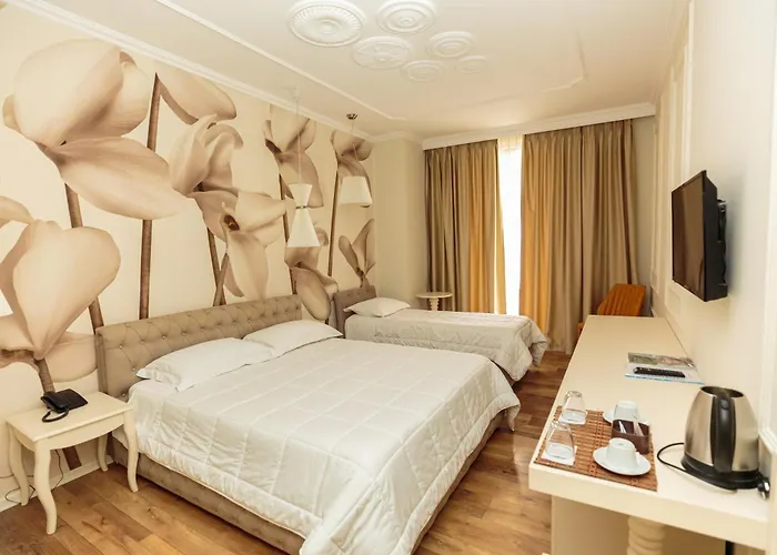 ホテル Regina & Vlorë